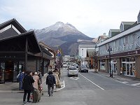 由布院駅から由布岳を。